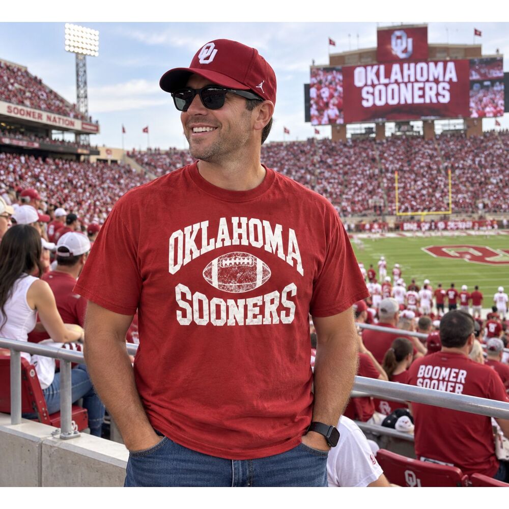 Vintage 80s HEF-T Oklahoma Sooners Red T-Shirt Single Stitch USA - Men’s Large